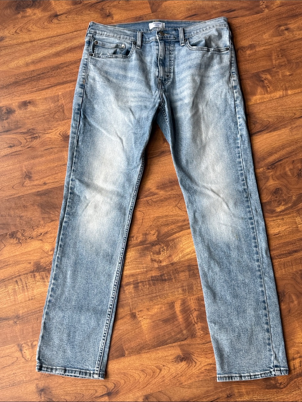 Levi's Light Blue Straight Fit Men's Jeans